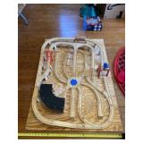 Wood train track 34ï¿½ x 48ï¿½