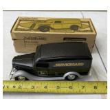 Ertl 1997 John Deere Service guard # 943 of 1260