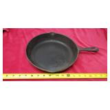 Cast Iron Skillet no. 8 B (7)