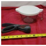 The Pampered Chef measuring bowl, and scissors