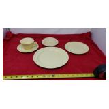 Lu Ray pastel dish set