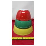 Pyrex Nesting bowl nice