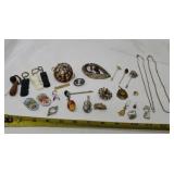 Lapels, costume necklaces, brooches, Key chain
