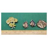 Vintage rhinestone brooch clip on Rhinestone