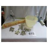 TUPPERWARE / COOKIE CUTTERS