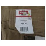 NEW MENS WRANGLER WORK PANTS 42 X 32