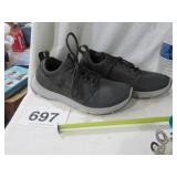 UNDER ARMOUR SHOES SIZE 9, GOOD SHAPE