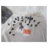 VINTAGE CANNON & PLASTIC SOLDIERS