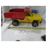1983 TONKA METAL CONSTUCTION DUMP TRUCK