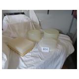 TUPPERWARE CAKE HOLDERS