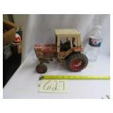 INTERNATIONAL HARVESTER TRACTOR 1/16