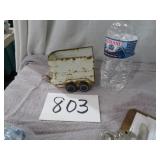 TONKA STABLES HORSE TRAILER (1 TIRE MISSING)