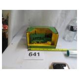 2000 ERTL JOHN DEERE 40 CRAWLER IN BOX