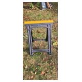 Folding sawhorse
