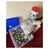 Microwave, food with tote and lid, glass dishes