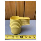 Tupperware measuring cups
