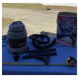 Shop Vac 2 gallon, 7.5 liter 3 hp with