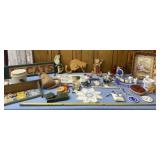 All kinds of cat decor