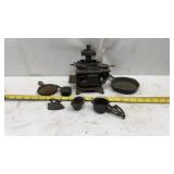 Queen Cast Iron Toy Stove Salesman Sample w 4