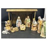 Porcelain Homco Nativity #5599- plastic Stable