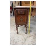 Solid charming end table/night stand