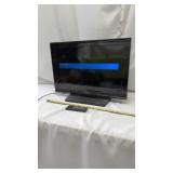 Toshiba Flat Screen TV w/ remoteBoth do work