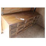 9 Drawer Buffett/Dresser Approx 71 x 31 x 18.5