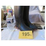 BLACK WATER BOOTS SIZE 4