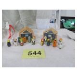 2 MINI WOOD NATIVITY SETS