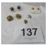 VTG CLIP ON EARRINGS