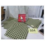 NEW (8) PARK DESIGN NAPKINS / CHEESE