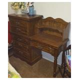 Desk / dresser