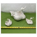 Hull swan set, one little one broke and glued