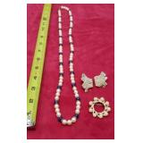 Vintage DU BARRY Wreath Pin Simulated Pearls Gold