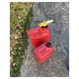 2.5 and 1 gallon gas cans