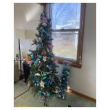 6ï¿½ Christmas tree with all ornaments