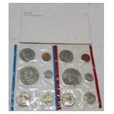 U S Mint 1975 Uncirculated Coin set