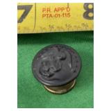 USMC 27-ligne black plastic button.
