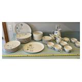 Carefree True China Syracuse dinner set with