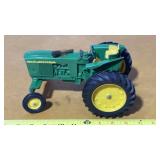 JD Metal toy tractor