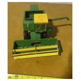 Vintage JD 6600 toy combine