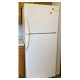 Frigidaire working refrigerator with top freezer