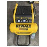 Dewalt 4.5 gallon 200 psi air compressor on