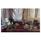 Decor lot with hanging embroidered fancy piece,