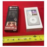 iPod classic 160 GB silver and earbuds focus 100