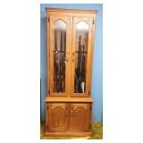 Oak 8 Long Gun Cabinet With Keys CONTENTS NOT