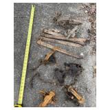 7 Victor traps and 4 stakes.