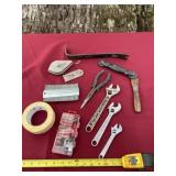 Tool Shop led knife set, pry bar, masking tape