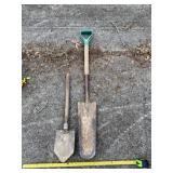 Spade and small shovel
