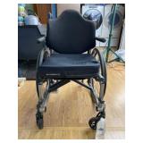 Axiom/g wheel chair